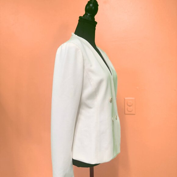 Elegant Ivory/Cream Blazer Jacket - Picture 2 of 5
